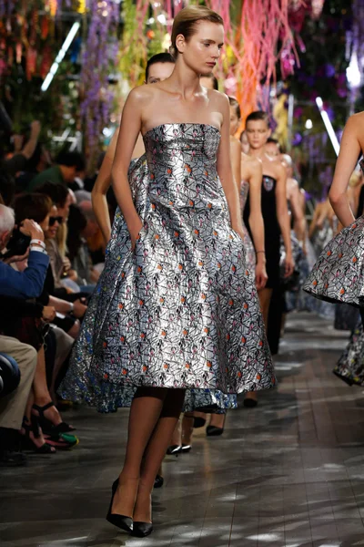 Look 63